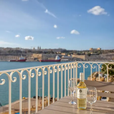 Plush One Bedroom With Sea View Balcony Lmac1-1 *