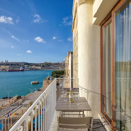 Plush One Bedroom With Sea View Balcony Lmac1-1 Appartement *