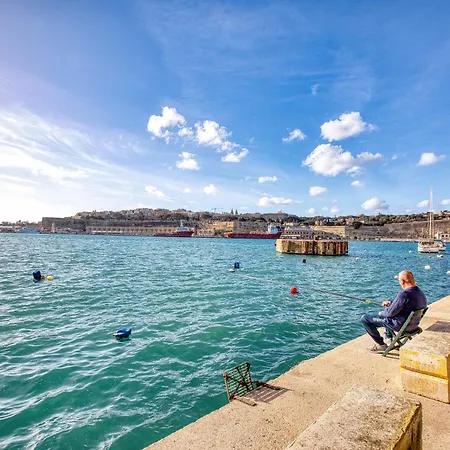 Plush One Bedroom With Sea View Balcony Lmac1-1 * Isla