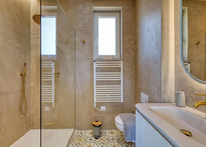 Apartament Plush One Bedroom With Sea View Balcony Lmac1-1 *