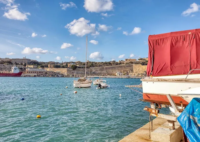 Plush One Bedroom With Sea View Balcony Lmac1-1 Apartament