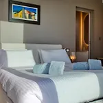 Plush One Bedroom With Sea View Balcony Lmac1-1 *