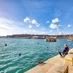 Plush One Bedroom With Sea View Balcony Lmac1-1 * Senglea