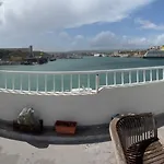 Apartment Plush One Bedroom With Sea View Balcony Lmac1-1 *