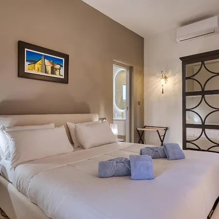 Plush One Bedroom With Sea View Balcony Lmac1-1 דירה *