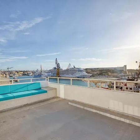 Plush One Bedroom With Sea View Balcony Lmac1-1 *