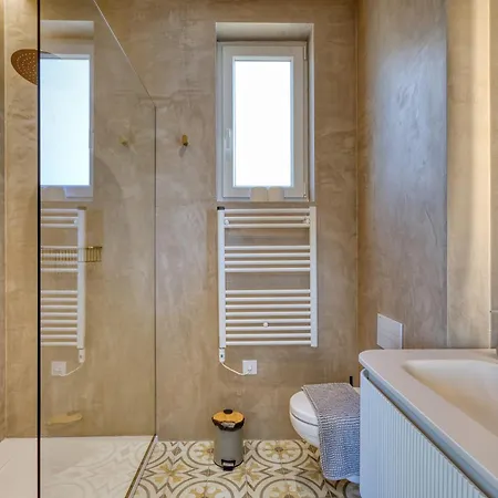 Апартаменты Plush One Bedroom With Sea View Balcony Lmac1-1 *