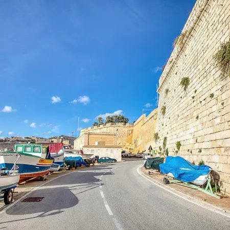 Plush One Bedroom With Sea View Balcony Lmac1-1 * Senglea