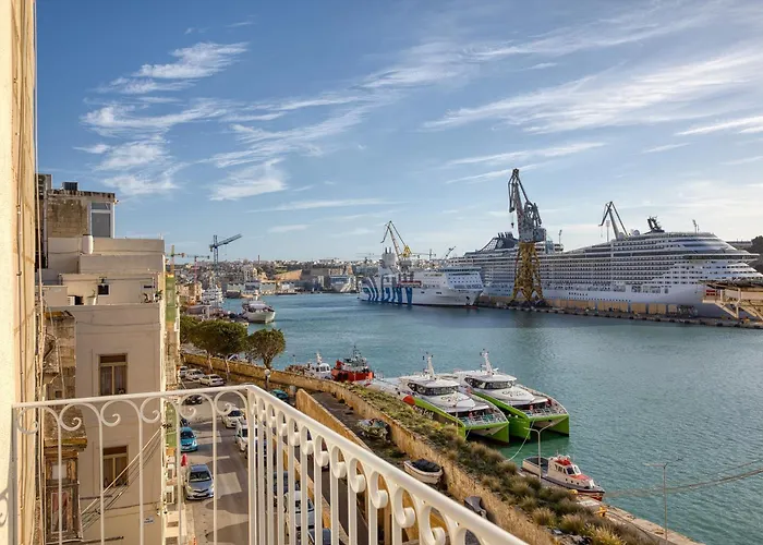 Daire Plush One Bedroom With Sea View Balcony Lmac1-1 Senglea