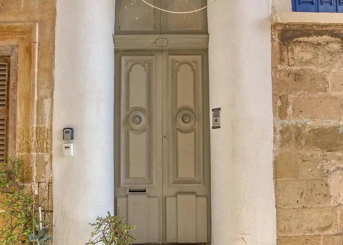 Plush One Bedroom With Sea View Balcony Lmac1-1 סנגלאה