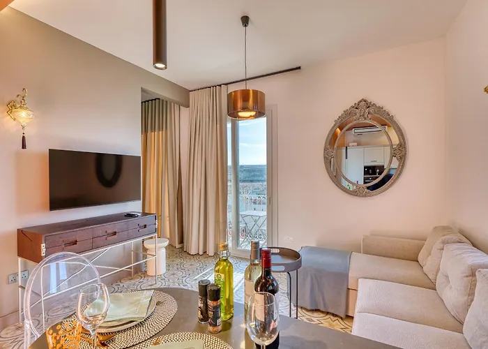 Plush One Bedroom With Sea View Balcony Lmac1-1 Daire *