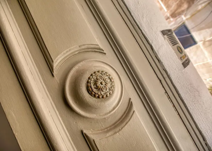 Plush One Bedroom With Sea View Balcony Lmac1-1 סנגלאה